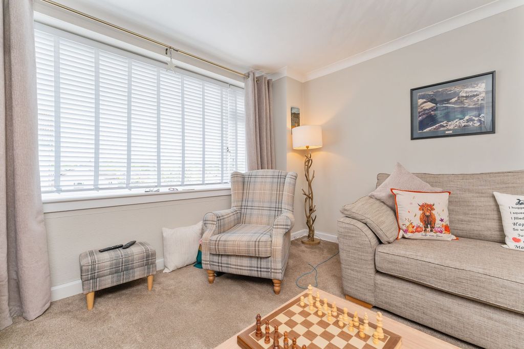 Additional image 5 of 2 bed flat for saleMackenzie Drive, Kilbarchan PA10