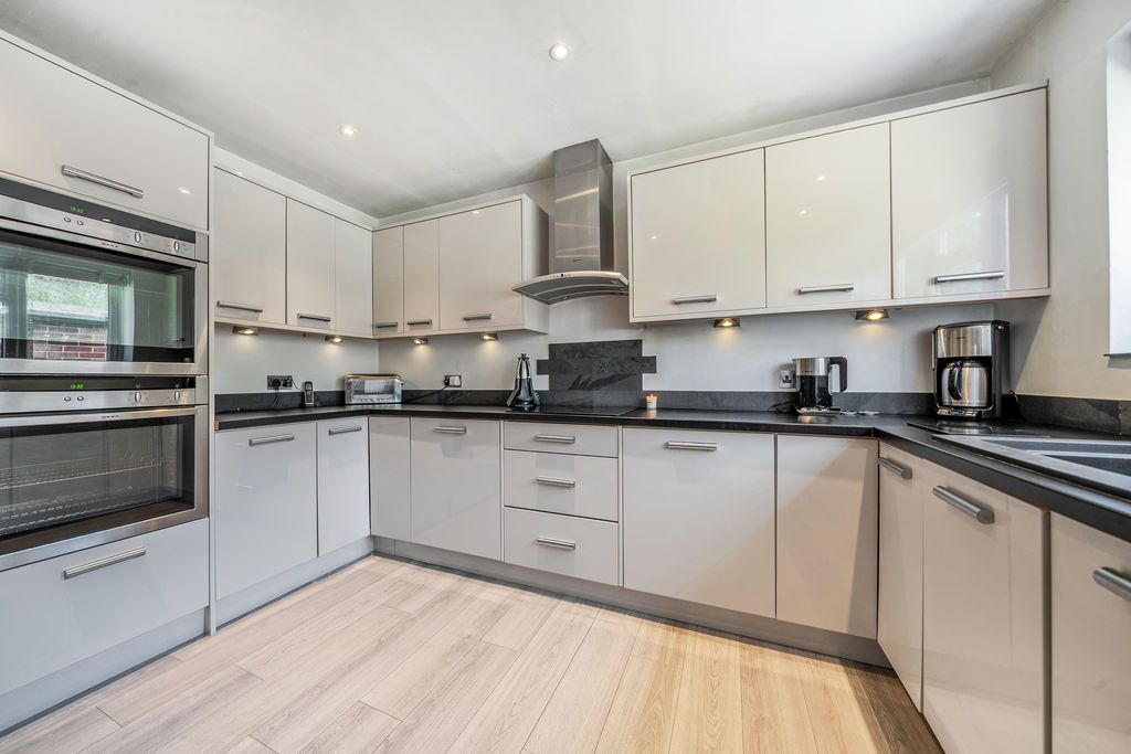 Additional image 11 of 4 bed detached house for saleHartshill, Bedford MK41
