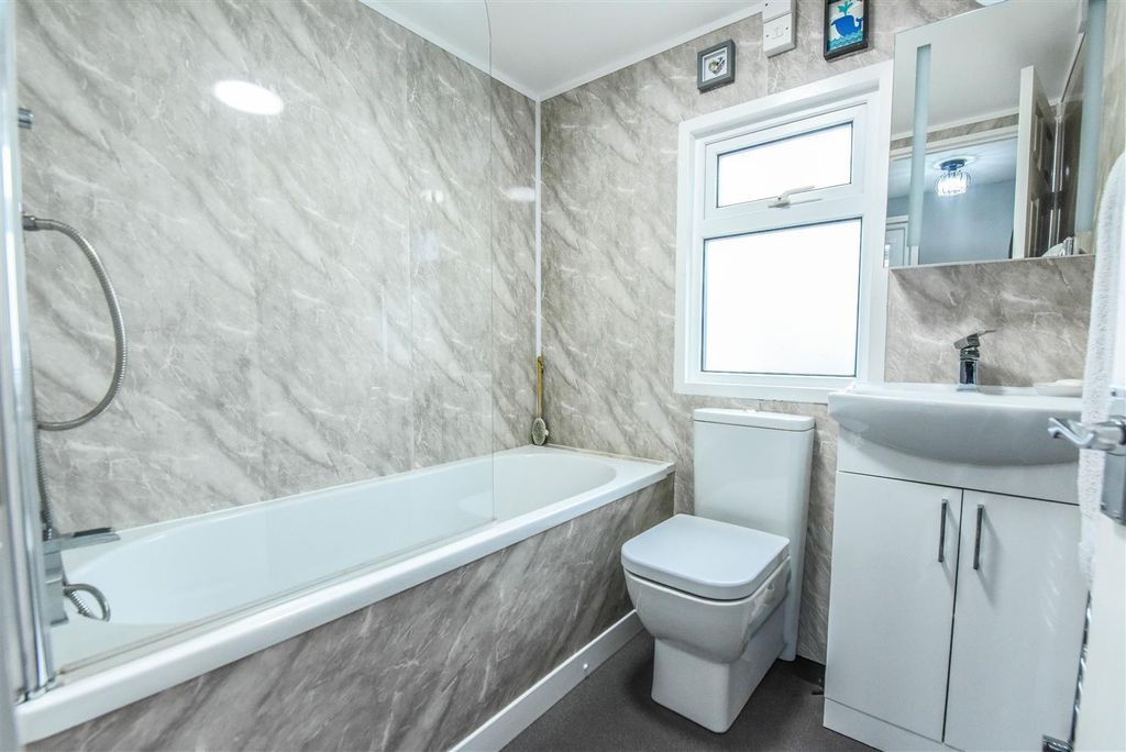 Additional image 8 of 1 bed mobile/park home for saleBerkeley Vale Park, Berkeley GL13