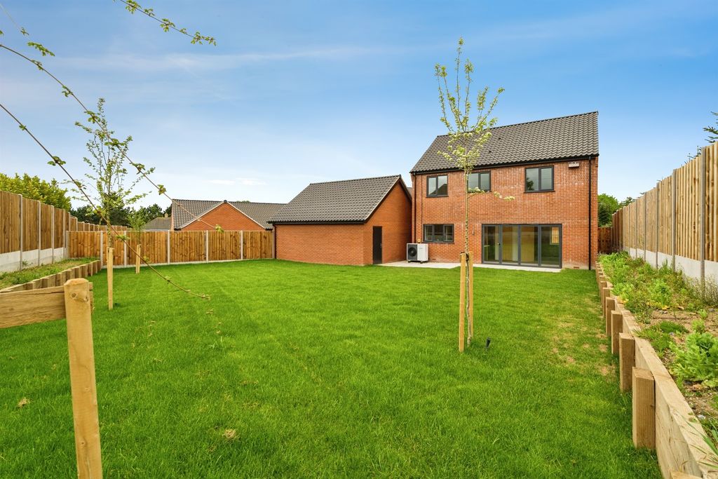 Additional image 22 of 4 bed detached house for saleJubilee Way, Holton, Halesworth IP19