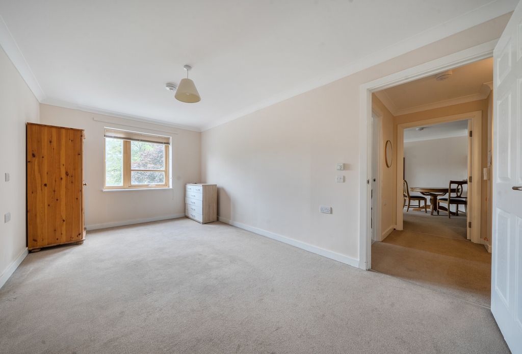 Additional image 8 of 2 bed flat for saleFernleigh, Buttercross Lane, Witney, Oxfordshire OX28