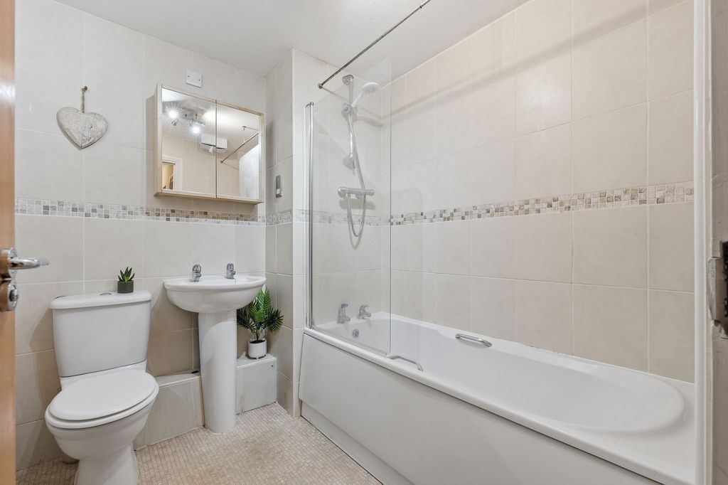 Additional image 13 of 3 bed flat for saleMarkham Quay, Camlough Walk, Chesterfield S41