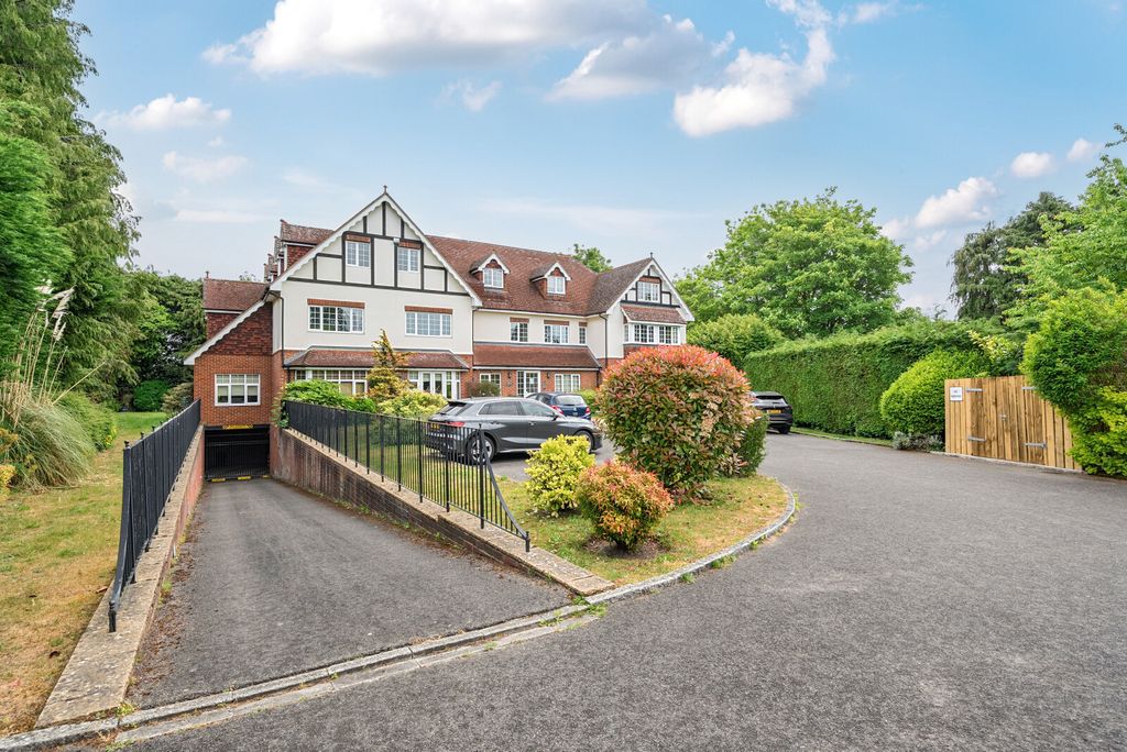 Additional image 18 of 2 bed flat for saleWilson Way, Horsell, Woking GU21