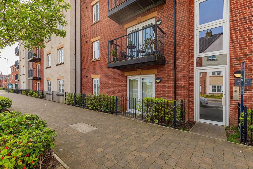 Additional image 15 of 2 bed flat for saleHawthorn House, The Boulevard, Canton, Cardiff CF11