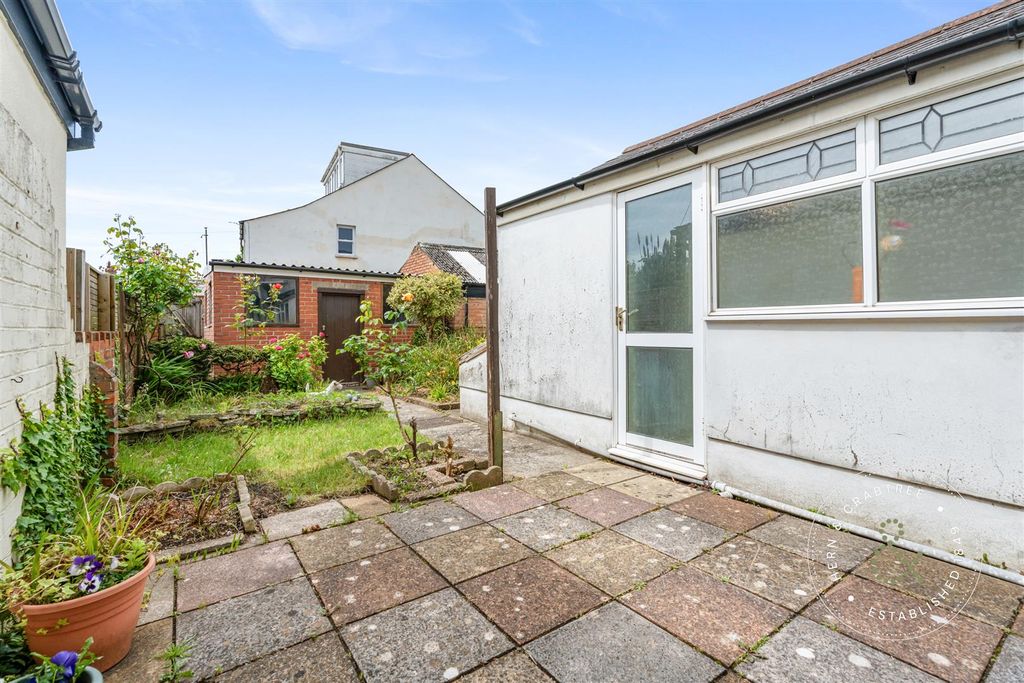 Additional image 4 of 3 bed terraced house for saleTaff Embankment, Cardiff CF11