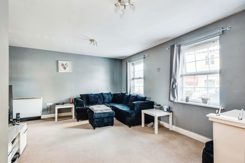 Additional image 2 of 2 bed flat for saleFlax Crescent, Carterton OX18