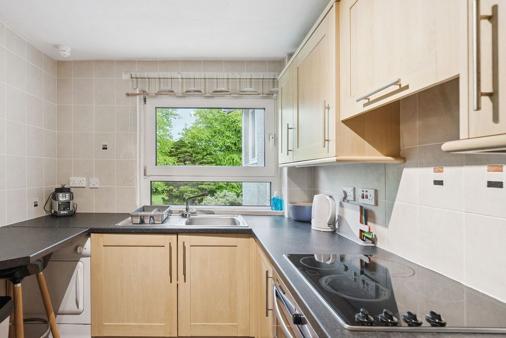 Additional image 11 of 2 bed flat for sale4 Lomond Court, Helensburgh G84