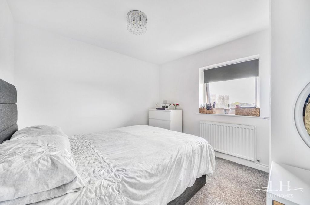 Additional image 11 of 2 bed flat for saleRiverwood Court, Hornchurch RM11