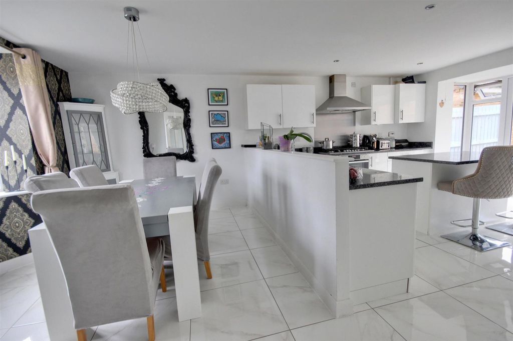 Additional image 4 of 4 bed detached house for saleNewman Avenue, Beverley HU17
