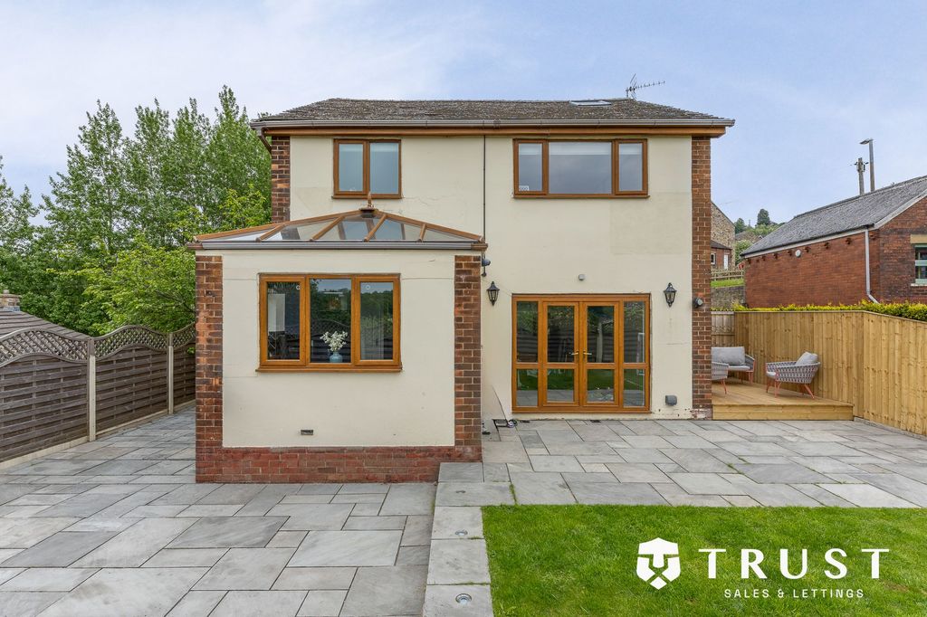 3 bed detached house for saleMill Lane, Batley WF17