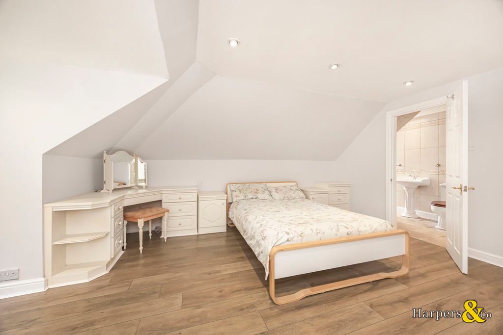Additional image 12 of 5 bed detached bungalow for saleBaldwyns Park, Bexley DA5