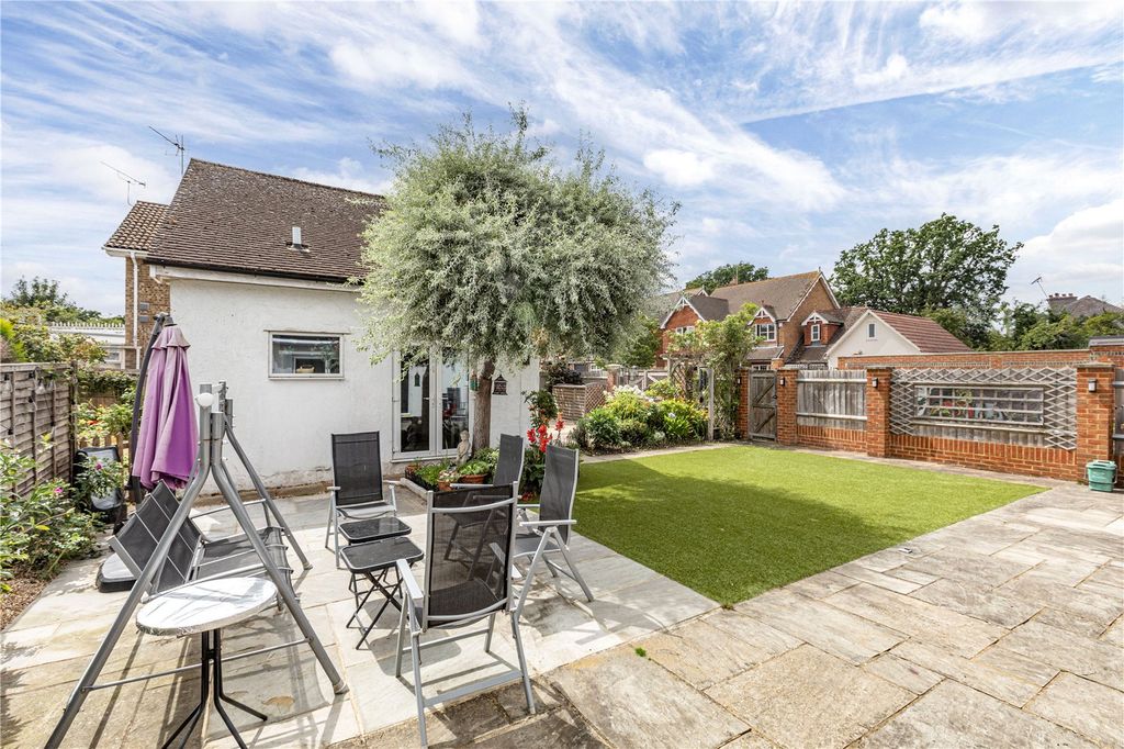 Additional image 36 of 5 bed detached house for salePinewood Avenue, New Haw, Addlestone, Surrey KT15