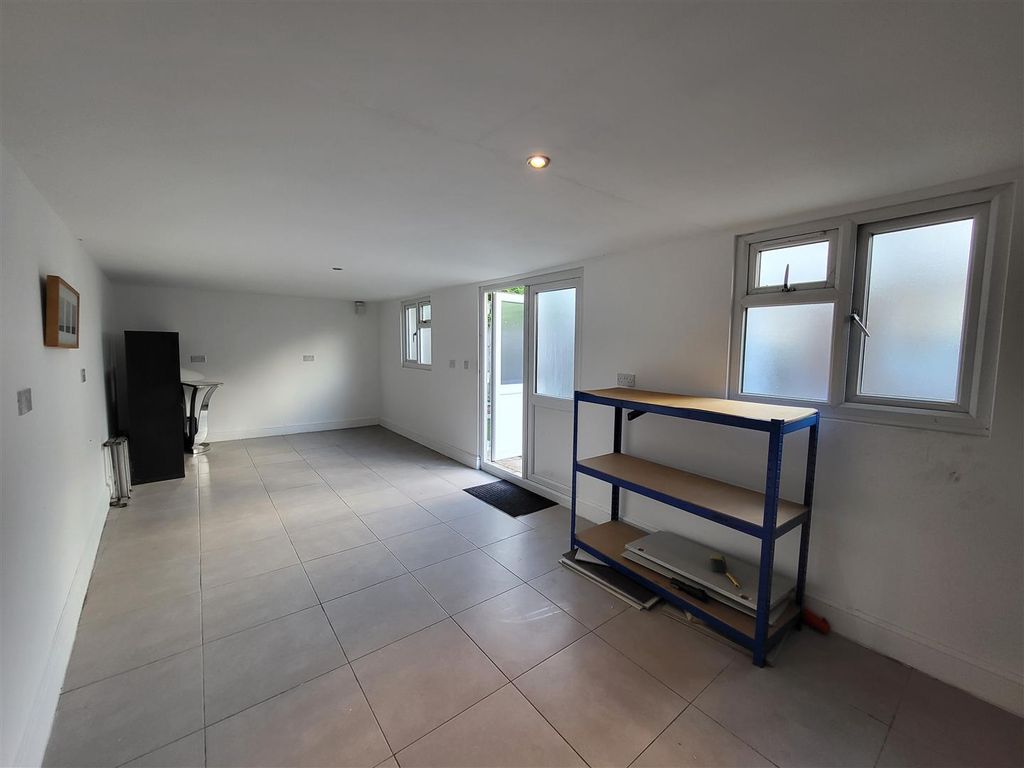 Additional image 26 of 5 bed semi-detached house for saleBrunswick Road, Bexleyheath DA6