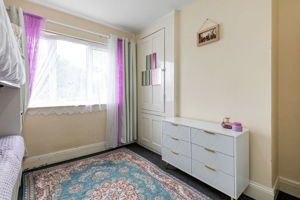 Additional image 13 of 3 bed terraced house for saleWakemans Hill Avenue, London NW9