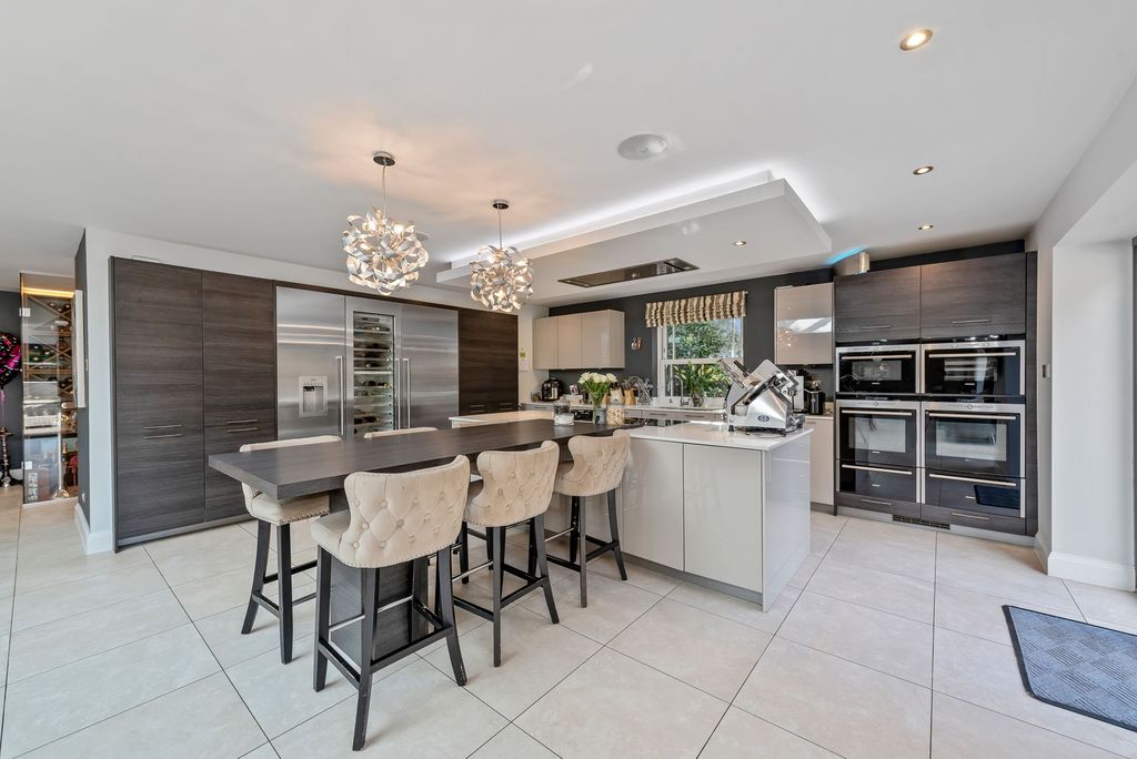 Additional image 4 of 6 bed detached house for saleLlanvair Drive, Ascot SL5