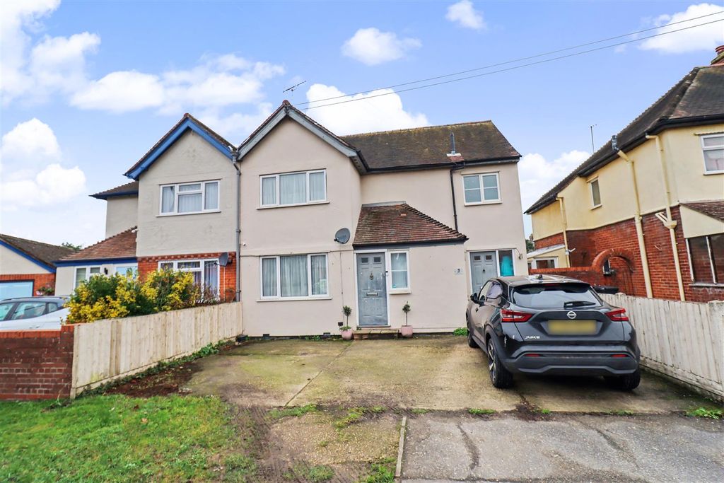 4 bed semi-detached house for saleAetheric Road, Braintree CM7
