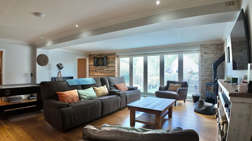Additional image 19 of 5 bed detached house for salePlynlimon Avenue, Crumlin NP11