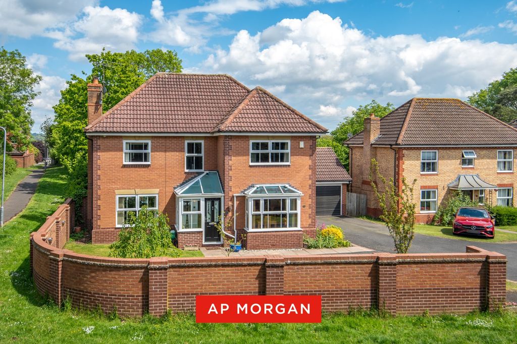 4 bed detached house for saleSt. Andrews Way, Bromsgrove, Worcestershire B61