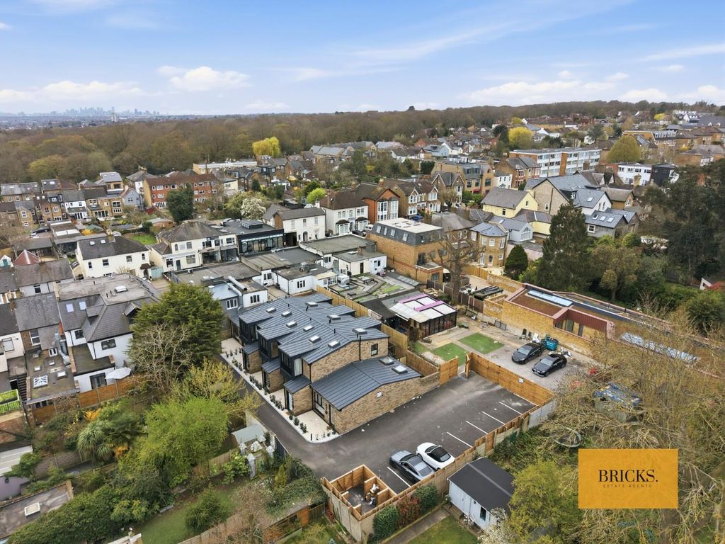 Additional image 17 of 1 bed flat for saleBuckhurst Mews, Queens Road, Buckhurst Hill IG9