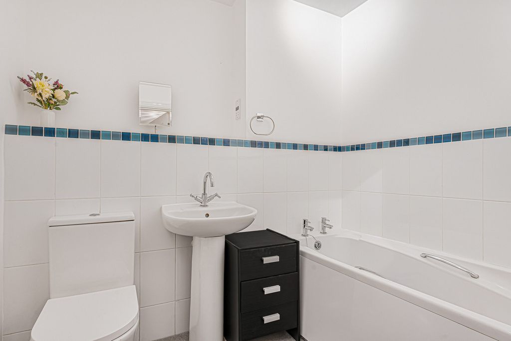 Additional image 8 of 2 bed flat for saleQuakers Court, Abingdon OX14