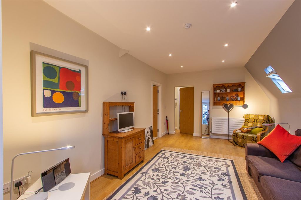 Additional image 4 of 1 bed flat for saleCathedral Road, Pontcanna, Cardiff CF11