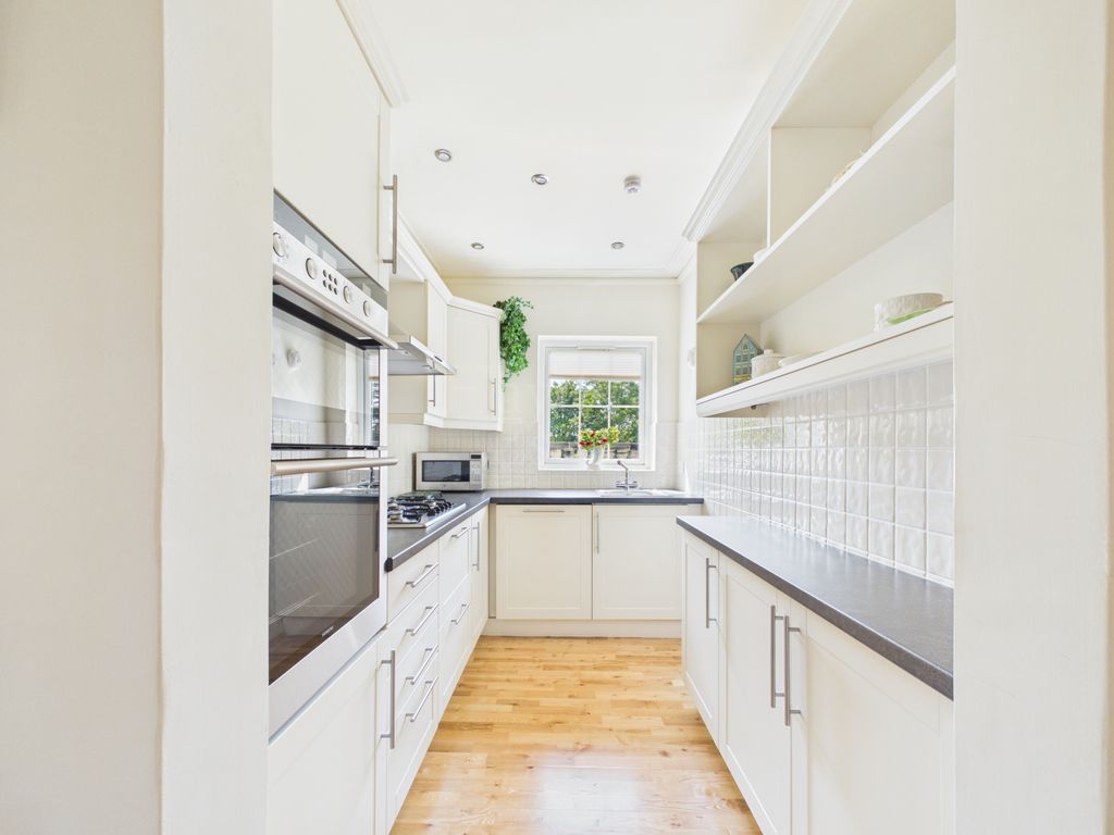 2 bed flat for saleWarstone House, Bewdley DY12 photo 4
