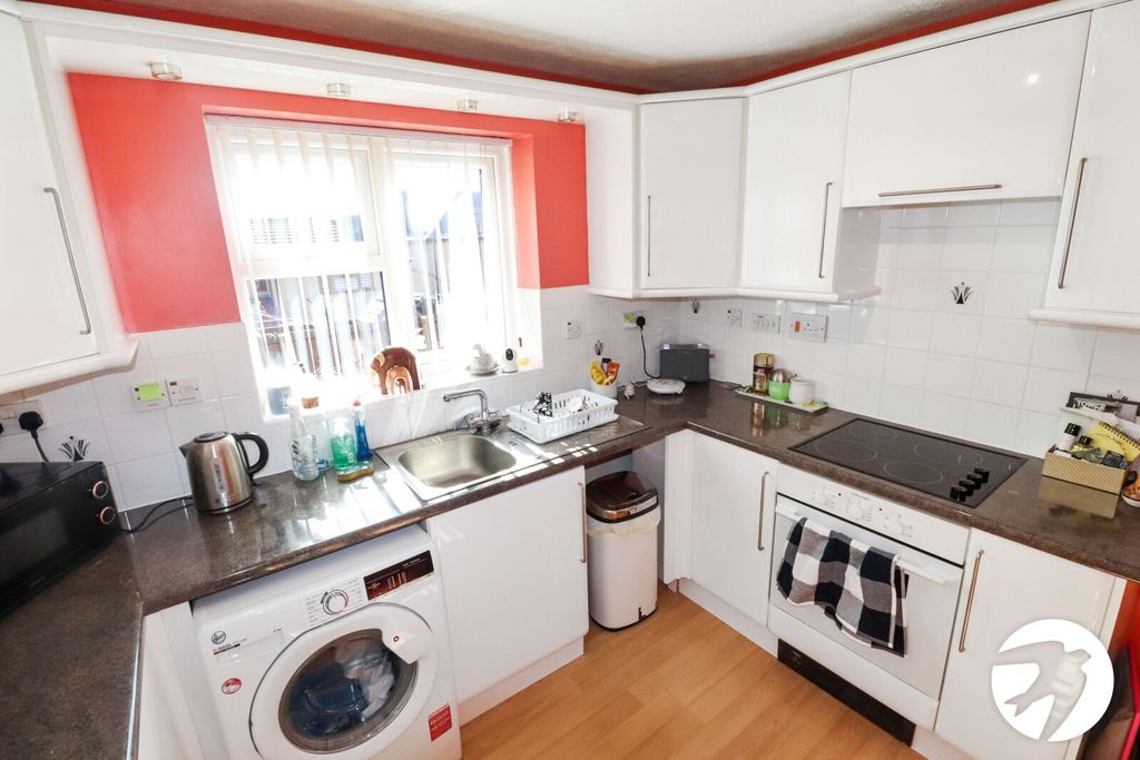 Additional image 3 of 2 bed flat for saleErith Road, Belvedere DA17