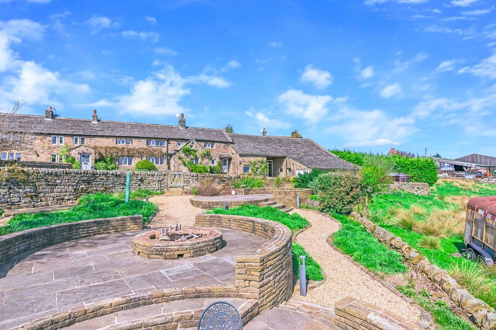 3 bed property for saleOtley Road, Bingley BD16