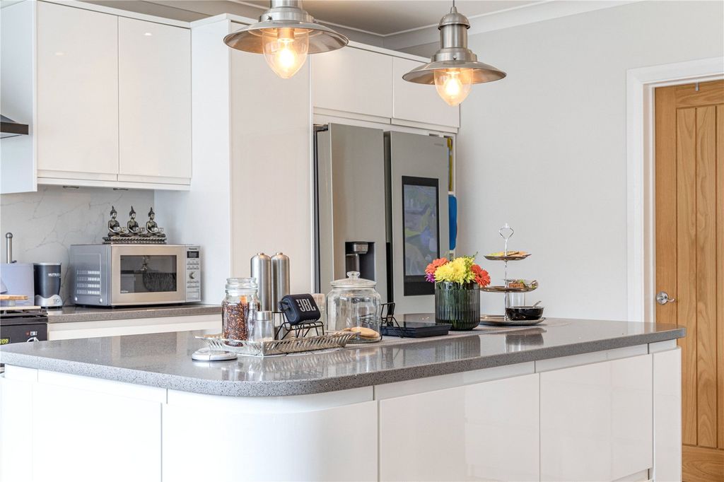 Additional image 18 of 5 bed detached house for salePinewood Avenue, New Haw, Addlestone, Surrey KT15