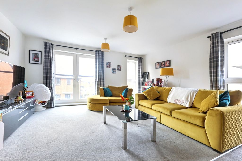 Additional image 3 of 2 bed flat for sale21 Hop House Furrow Crescent, Curbridge, Witney OX29
