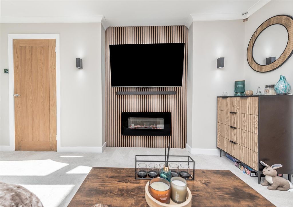 Additional image 7 of 3 bed town house for saleCliffe Park Drive, Wortley, Leeds LS12