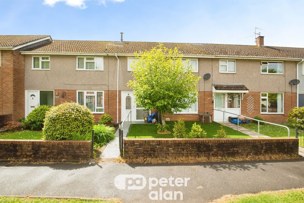 3 bed terraced house for saleKenfig Place, Llanyravon, Cwmbran NP44