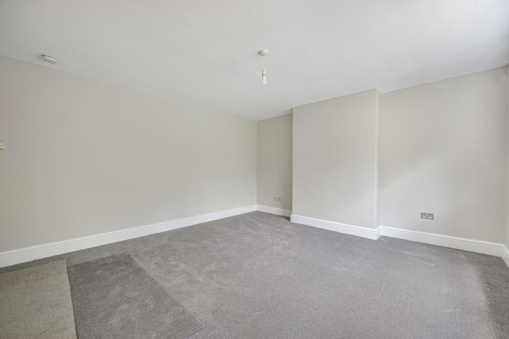 Additional image 10 of 2 bed maisonette for saleMurchison Avenue, Bexley DA5