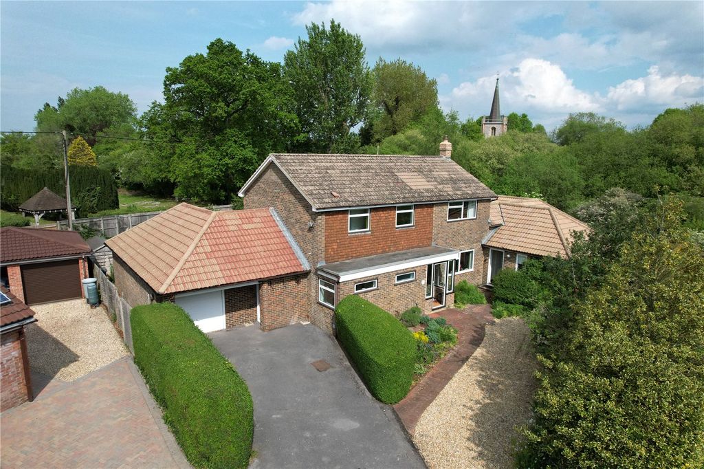 4 bed country house for saleBournefield, Sherborne St John RG24