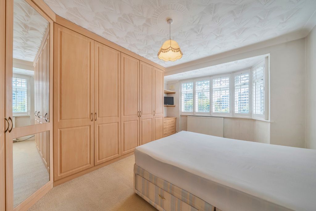 Additional image 12 of 5 bed semi-detached house for saleSandhurst Road, Bexley, Kent DA5