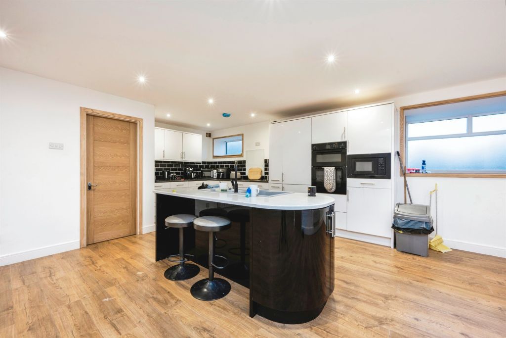 Additional image 4 of 3 bed flat for saleAshburnham Road, Bedford MK40