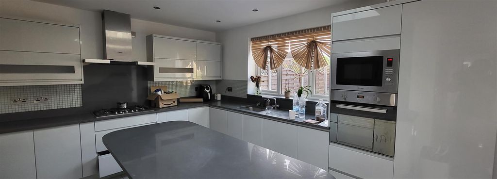 Additional image 7 of 5 bed semi-detached house for saleBrunswick Road, Bexleyheath DA6