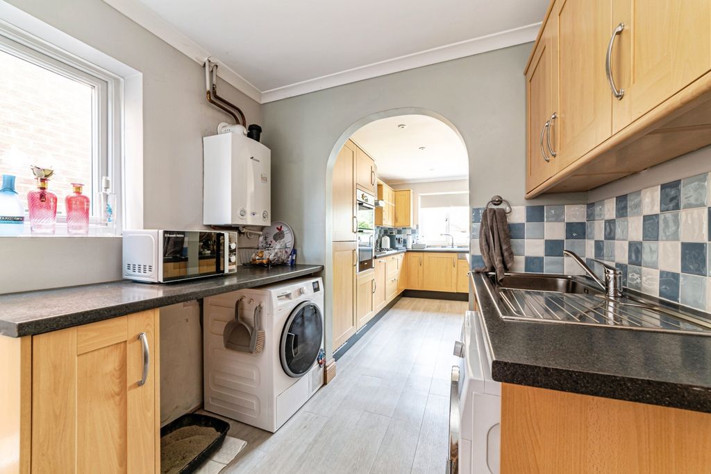 Additional image 14 of 4 bed detached house for saleSandpiper Way, Basingstoke RG22