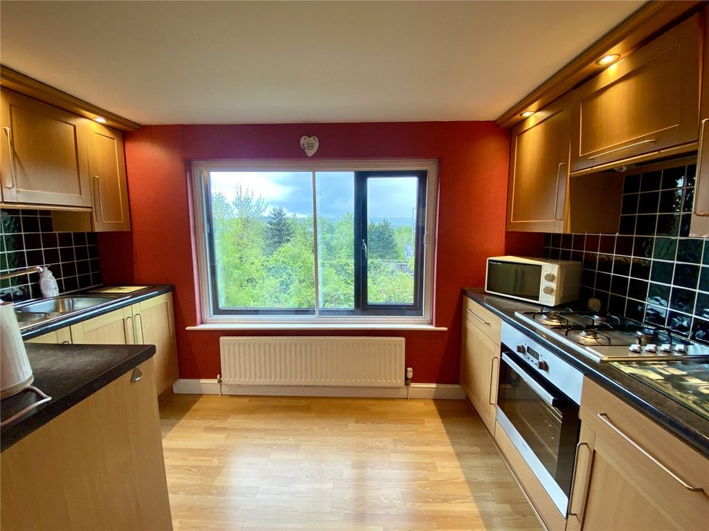 2 bed flat for saleSticklepath Hill, Sticklepath, Barnstaple, Devon EX31 photo 5