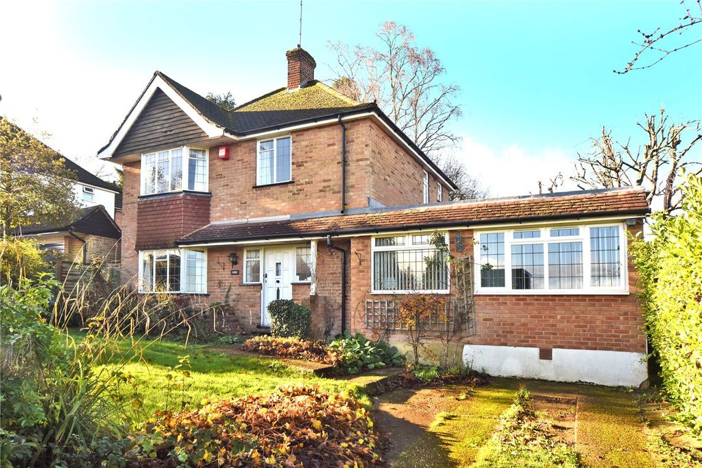 3 bed detached house for saleChipstead Way, Banstead, Surrey SM7