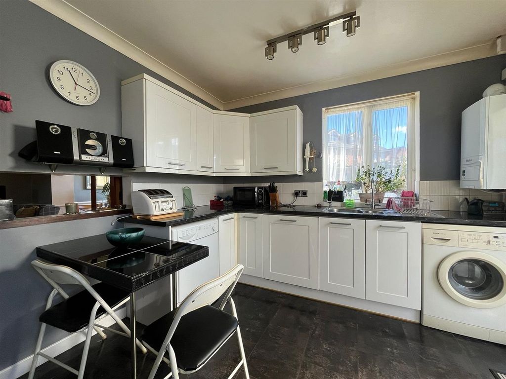 Additional image 5 of 2 bed semi-detached house for saleWolfe Road, Aldershot GU12