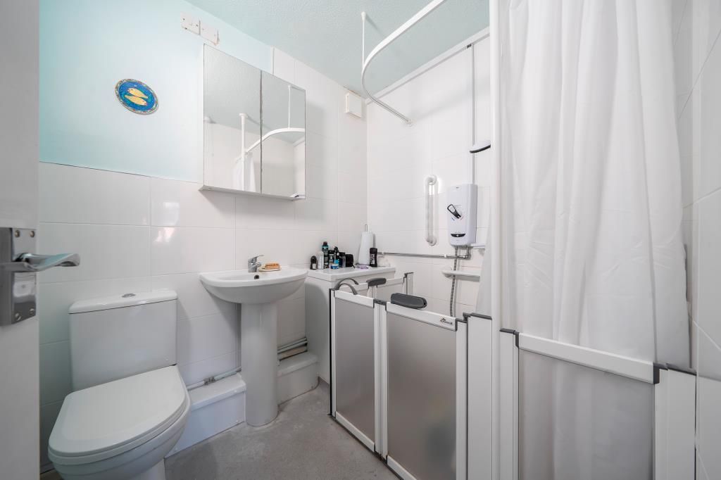 Additional image 9 of 2 bed flat for saleBanbury, Oxfordshire OX16