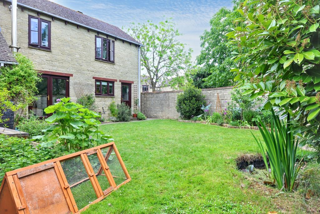 Additional image 24 of 3 bed link detached house for sale23 Calais Dene, Bampton OX18