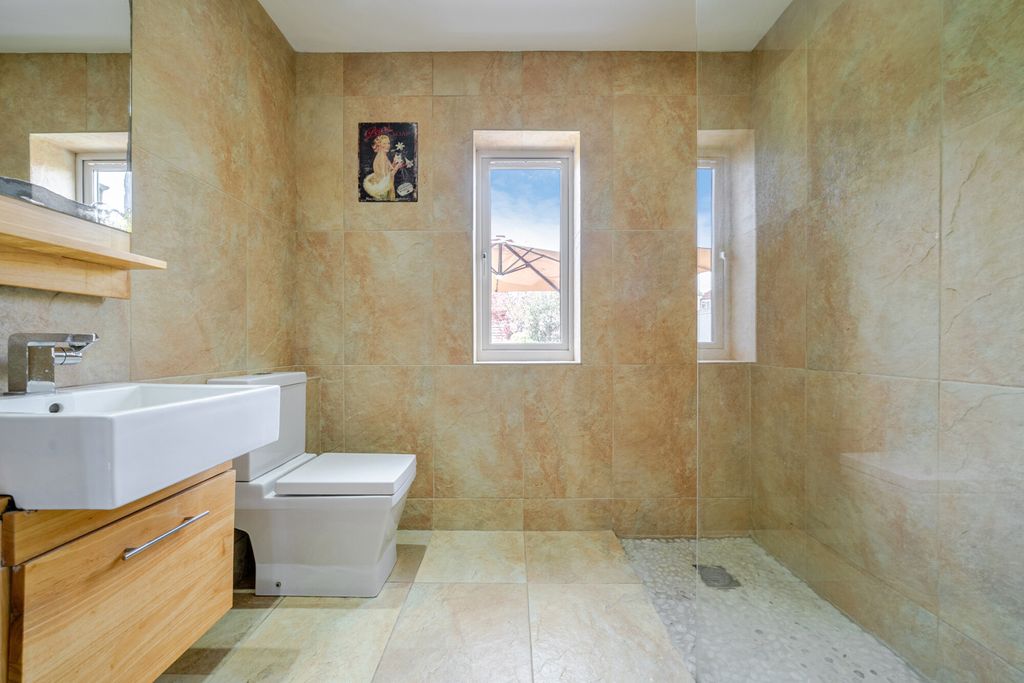 Additional image 13 of 4 bed semi-detached house for salePenhill Road, Bexley, Kent DA5