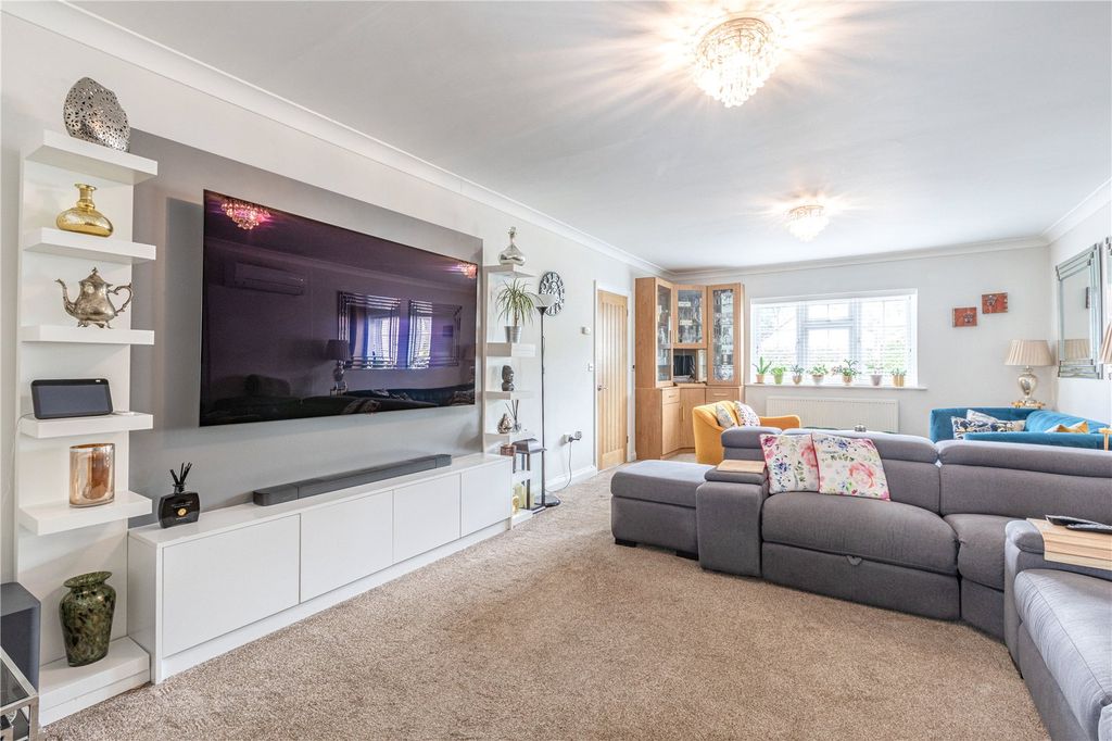 Additional image 4 of 5 bed detached house for salePinewood Avenue, New Haw, Addlestone, Surrey KT15