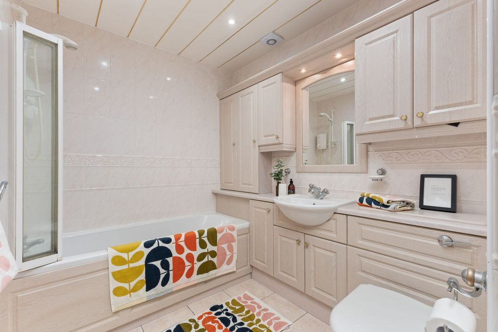 Additional image 16 of 2 bed flat for saleBridge Castle House, Westfield EH48
