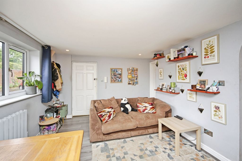 Additional image 4 of 1 bed flat for saleHigh Street, Bidford-On-Avon, Alcester B50