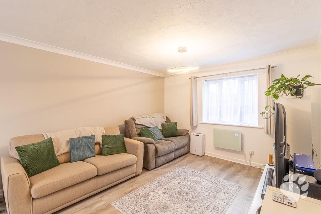 Additional image 4 of 2 bed flat for saleCopperfields, Laindon SS15