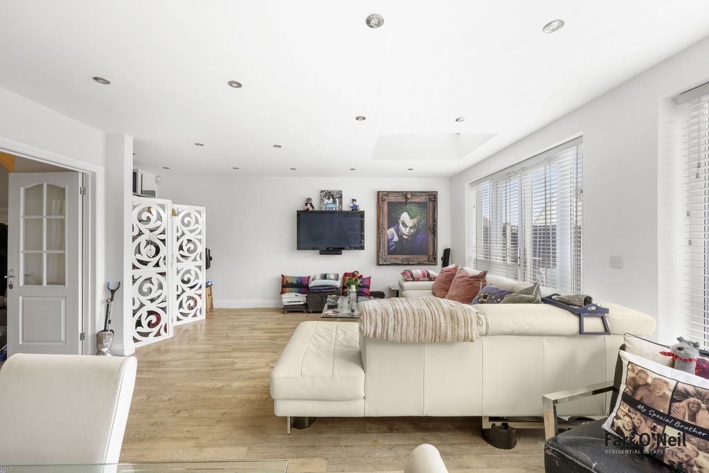 Additional image 16 of 3 bed end terrace house for salePalmerston Road, Buckhurst Hill IG9