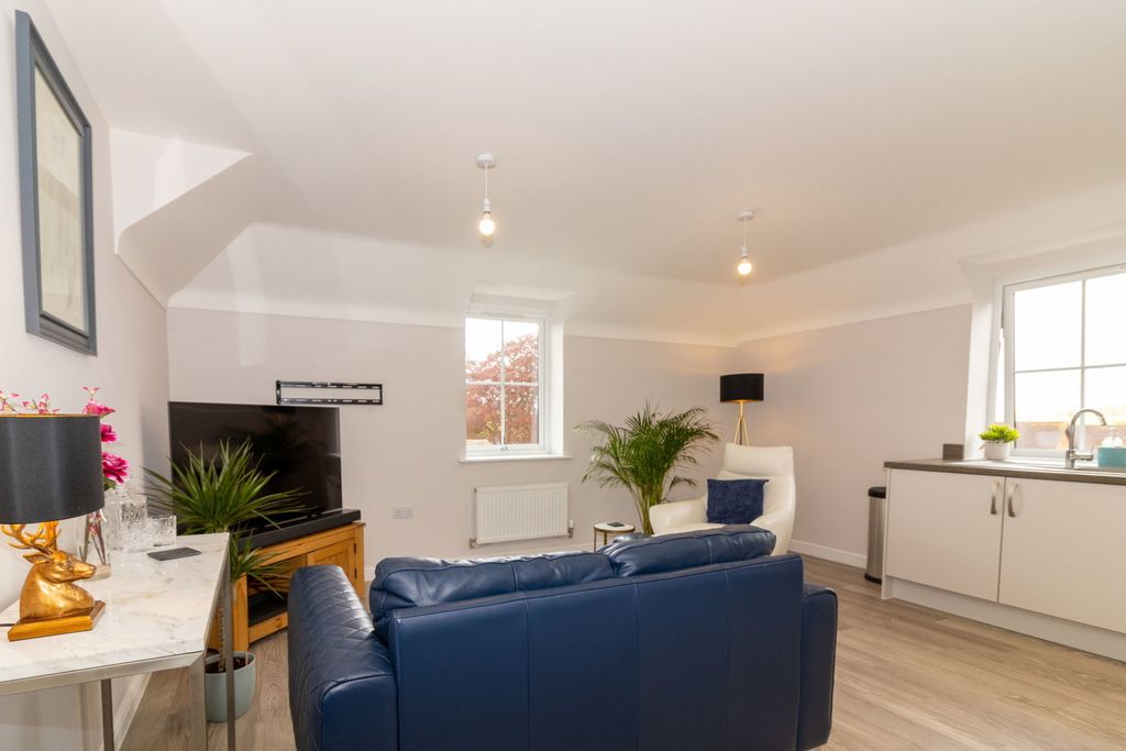 Additional image 3 of 2 bed flat for saleThe Old Police House, Station Road, Alresford SO24